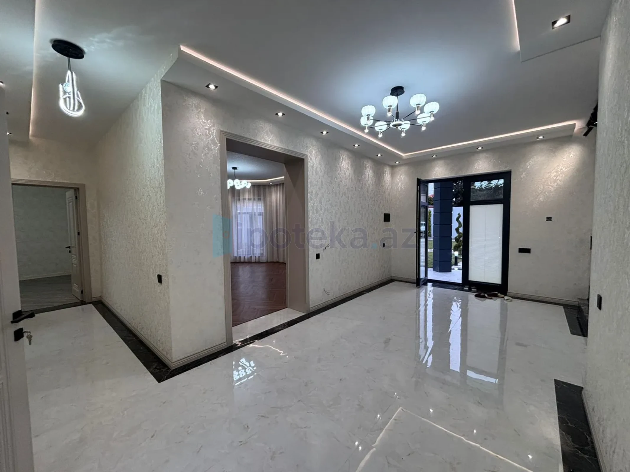 Satılır 8 otaqlı mənzil 350 m²