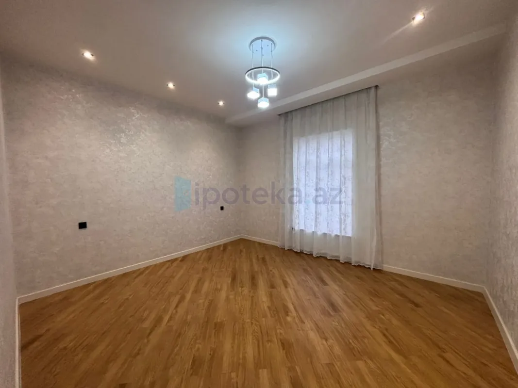 Satılır 8 otaqlı mənzil 350 m²
