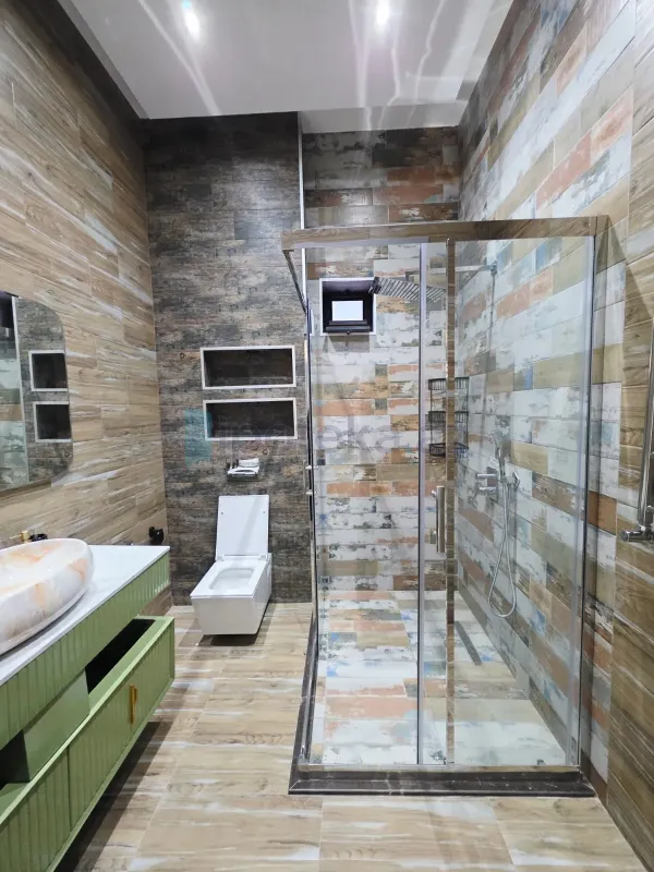 Satılır 5 otaqlı mənzil 220 m²