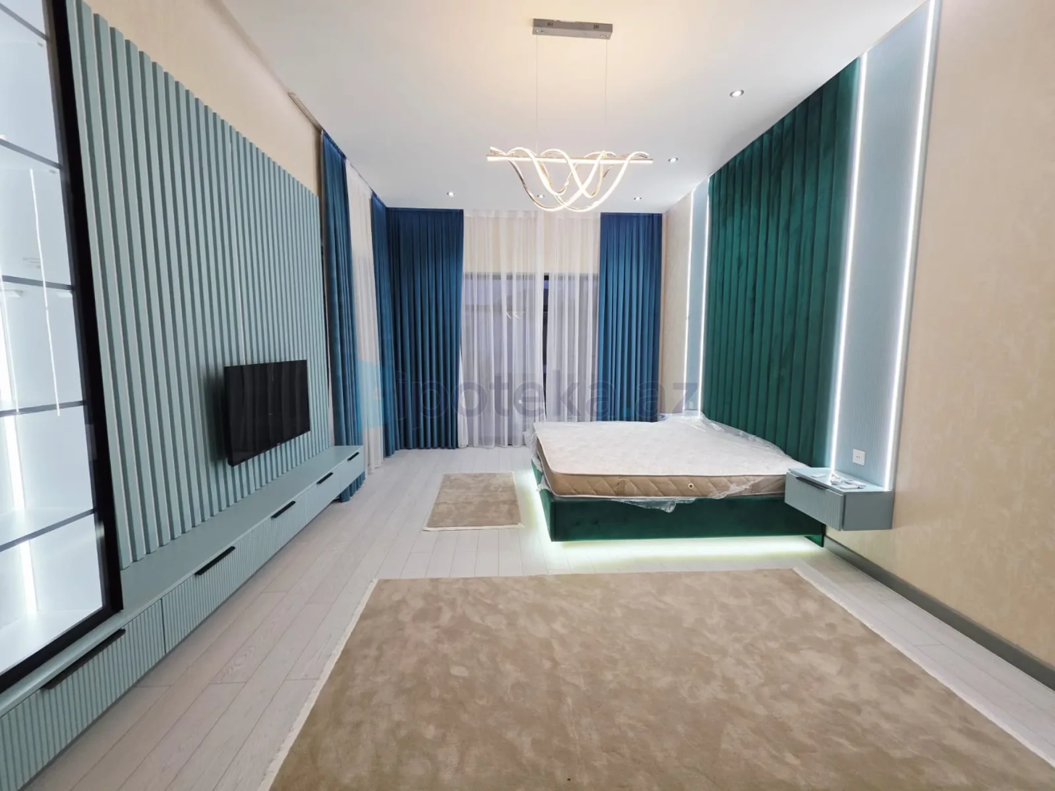 Satılır 5 otaqlı mənzil 220 m²