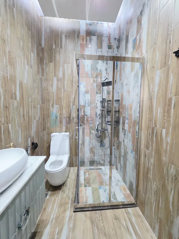 Satılır 5 otaqlı mənzil 220 m²