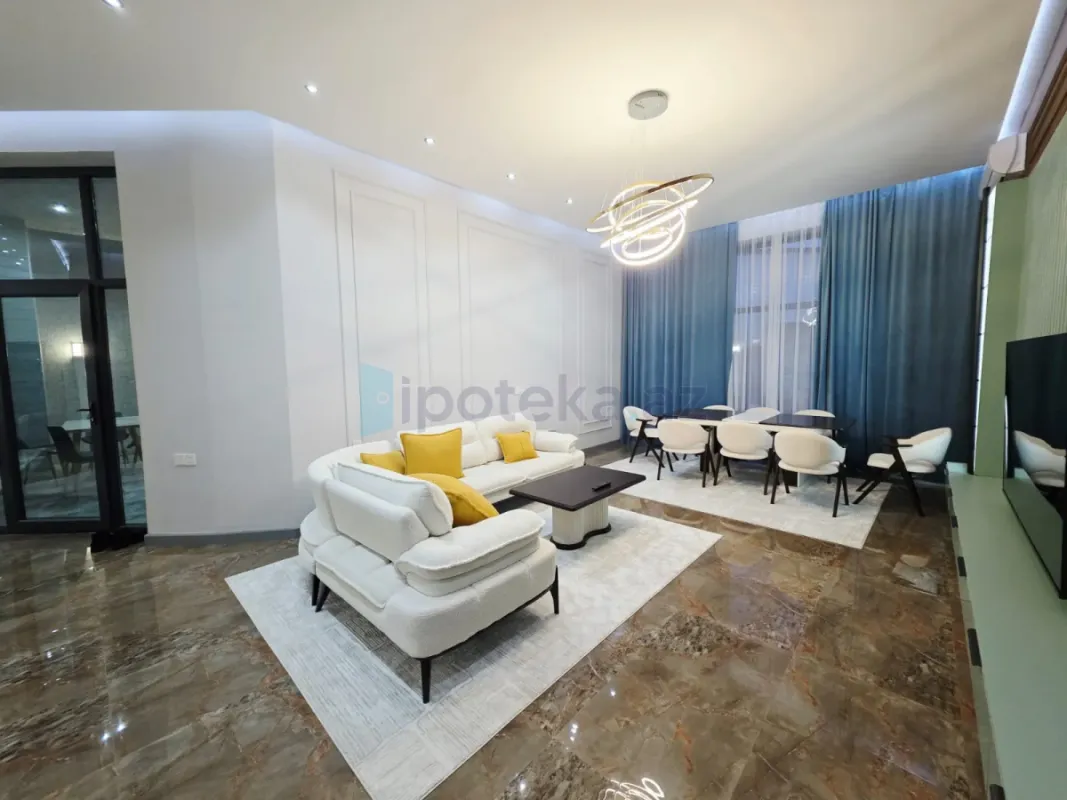 Satılır 5 otaqlı mənzil 220 m²