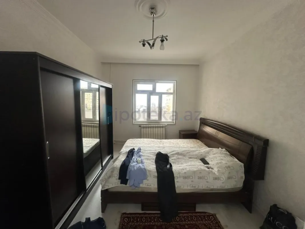 Satılır 2 otaqlı köhnə tikili 60 m²