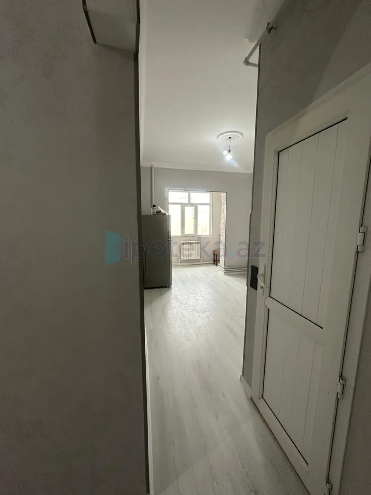 Satılır 2 otaqlı köhnə tikili 60 m²