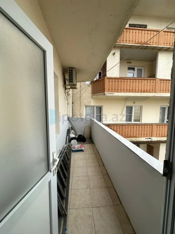 Satılır 2 otaqlı köhnə tikili 60 m²