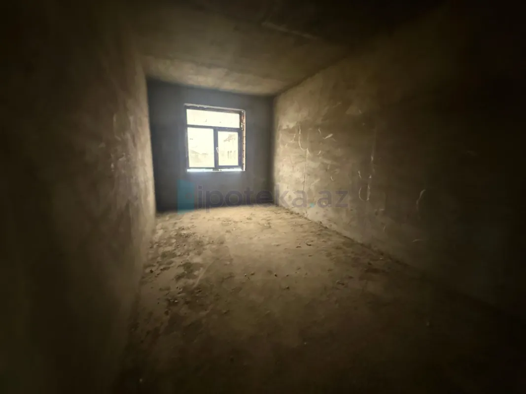 Satılır 11 otaqlı həyət evi 500 m²