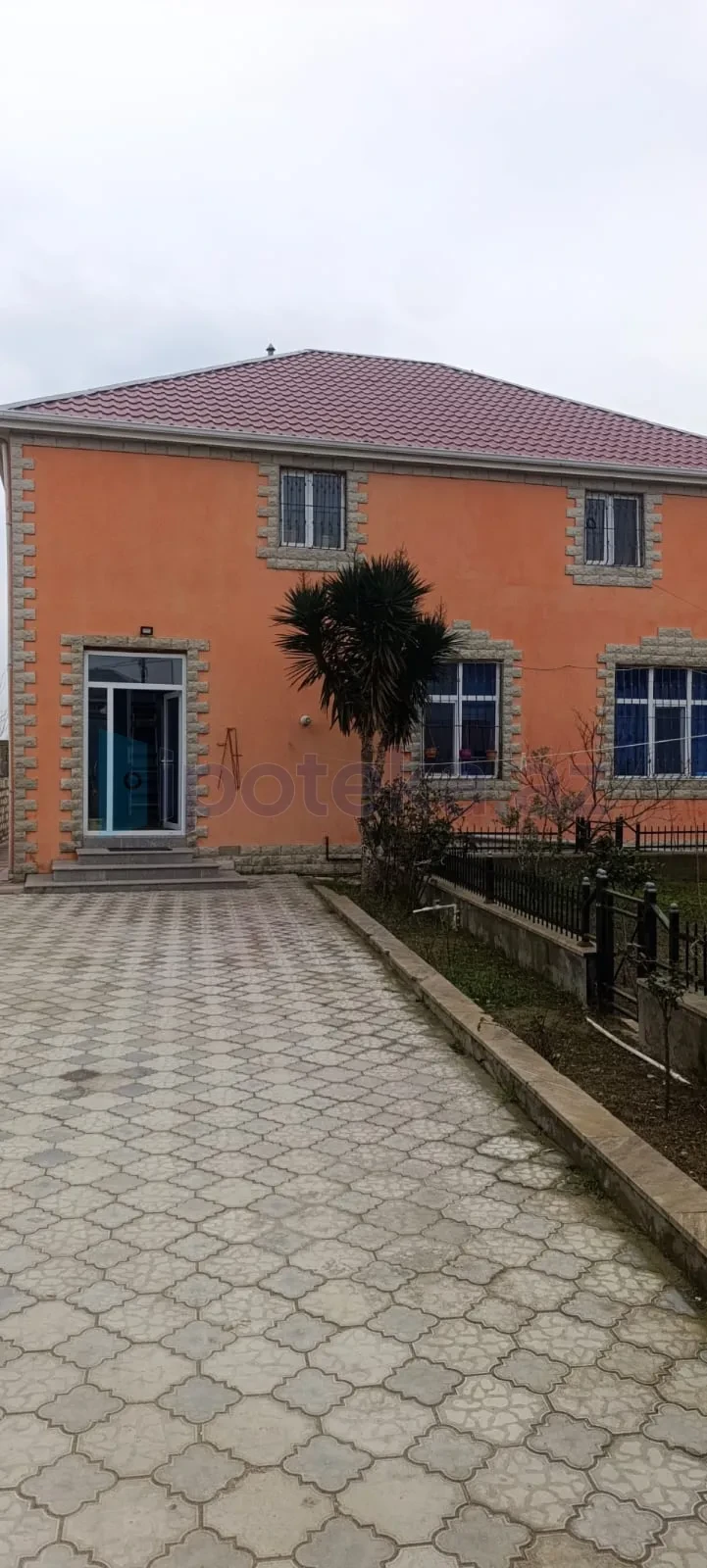 Satılır 4 otaqlı həyət evi 312 m²
