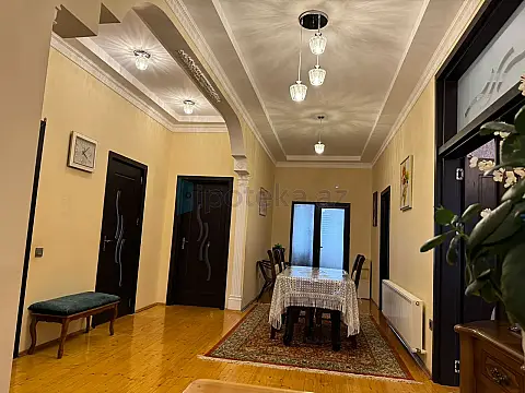 Satılır 10 otaqlı həyət evi 320 m²