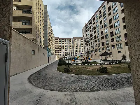 Satılır 2 otaqlı yeni tikili 78 m²