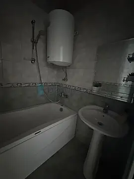 Satılır 2 otaqlı köhnə tikili 45 m²