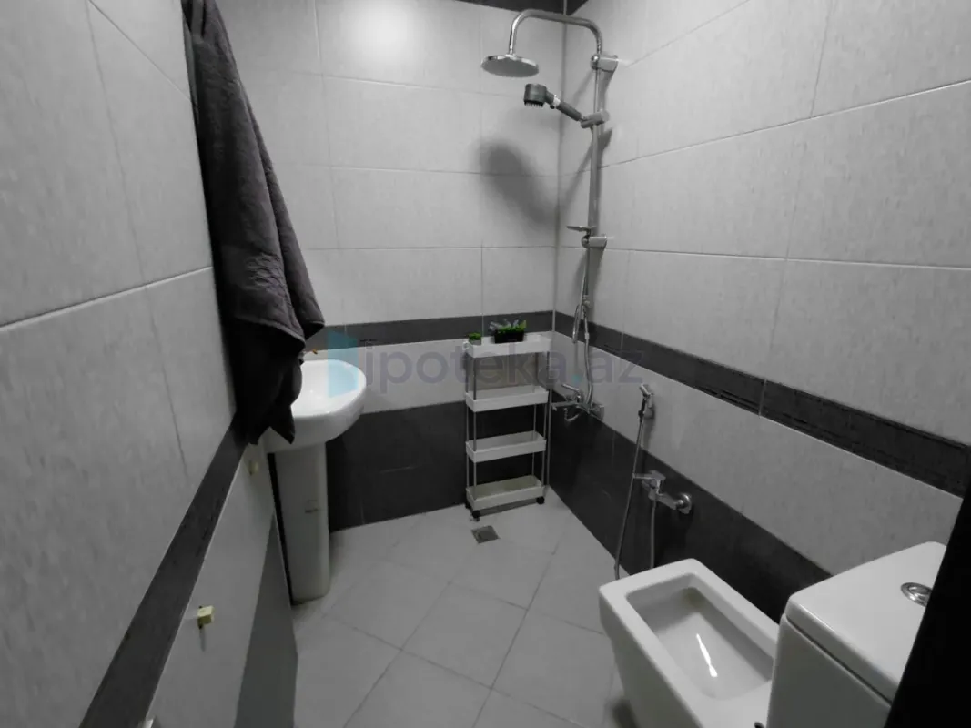 Satılır 4 otaqlı yeni tikili 127 m²