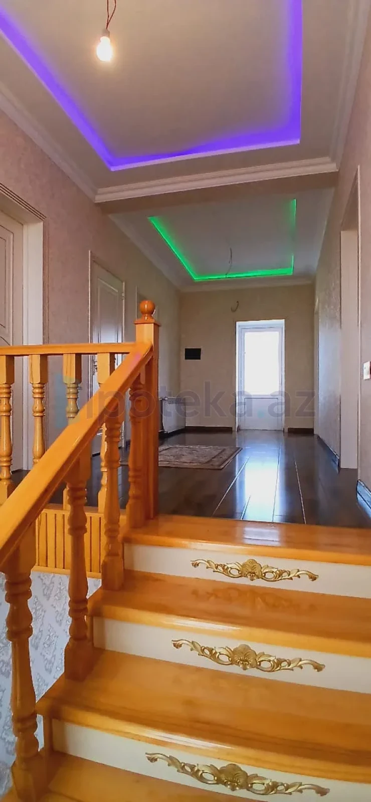 Satılır 5 otaqlı həyət evi 220 m²