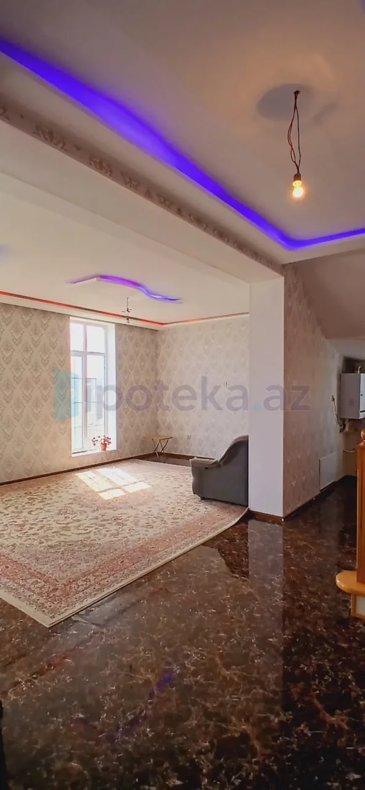 Satılır 5 otaqlı həyət evi 220 m²