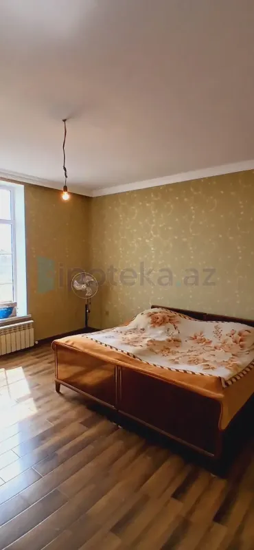 Satılır 5 otaqlı həyət evi 220 m²