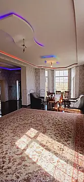 Satılır 5 otaqlı həyət evi 220 m²