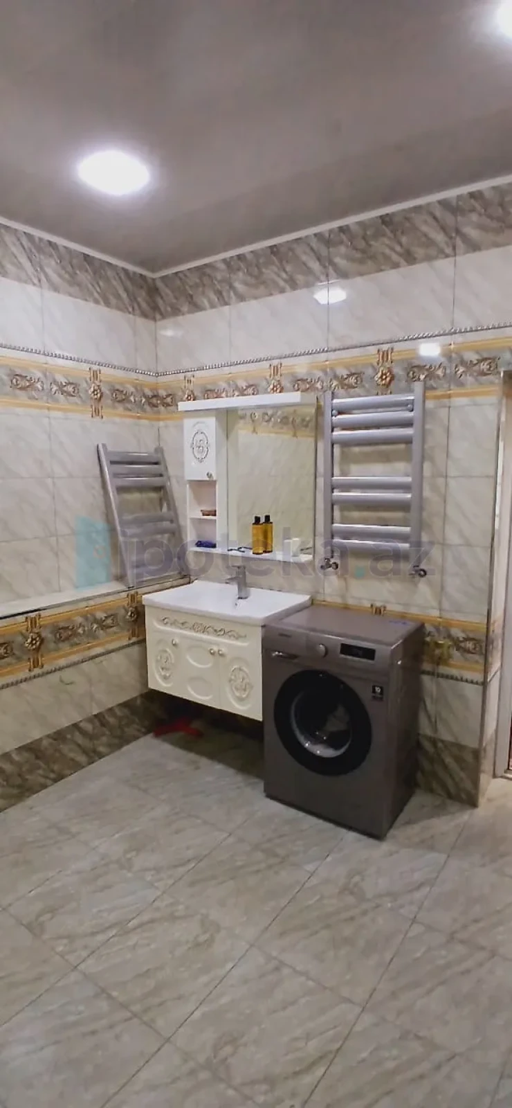 Satılır 5 otaqlı həyət evi 220 m²