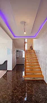 Satılır 5 otaqlı həyət evi 220 m²