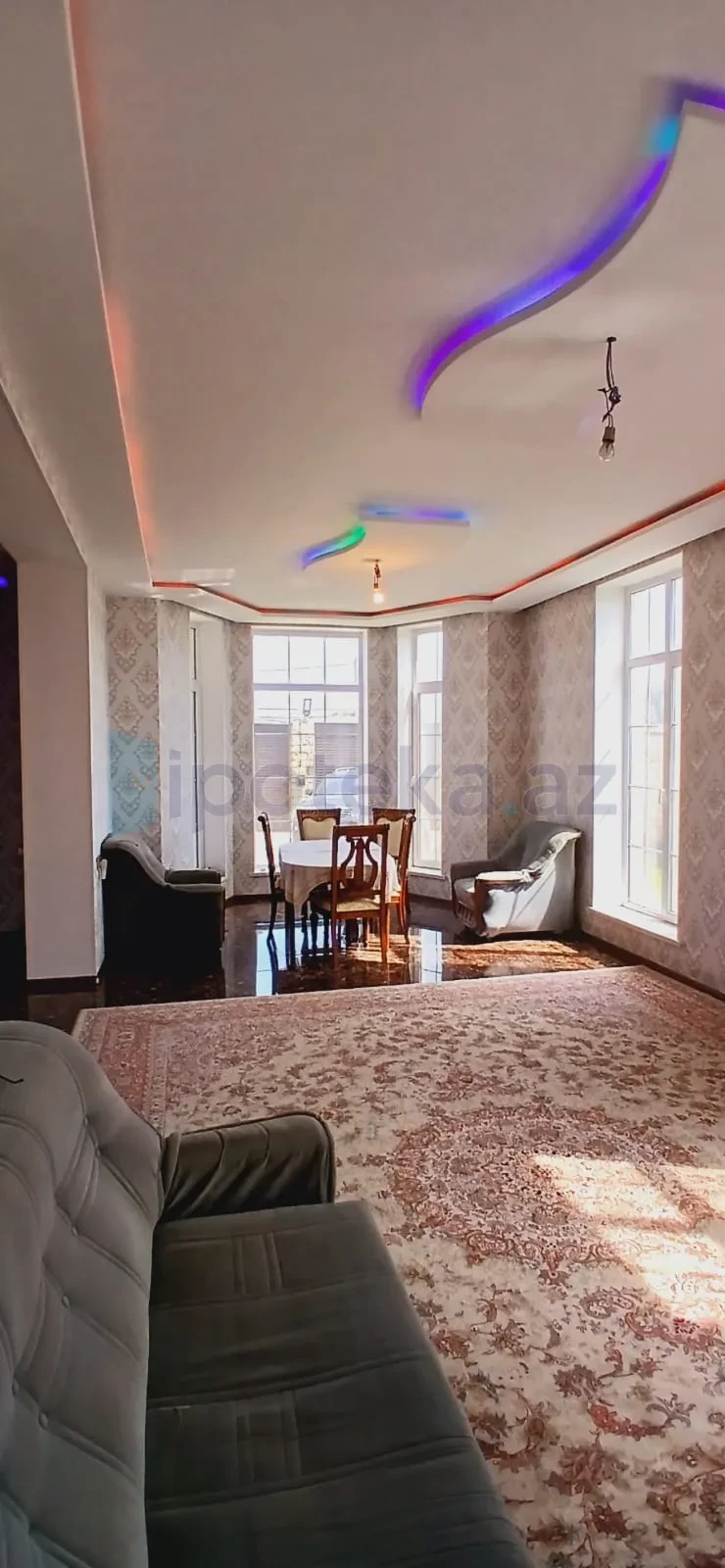 Satılır 5 otaqlı həyət evi 220 m²