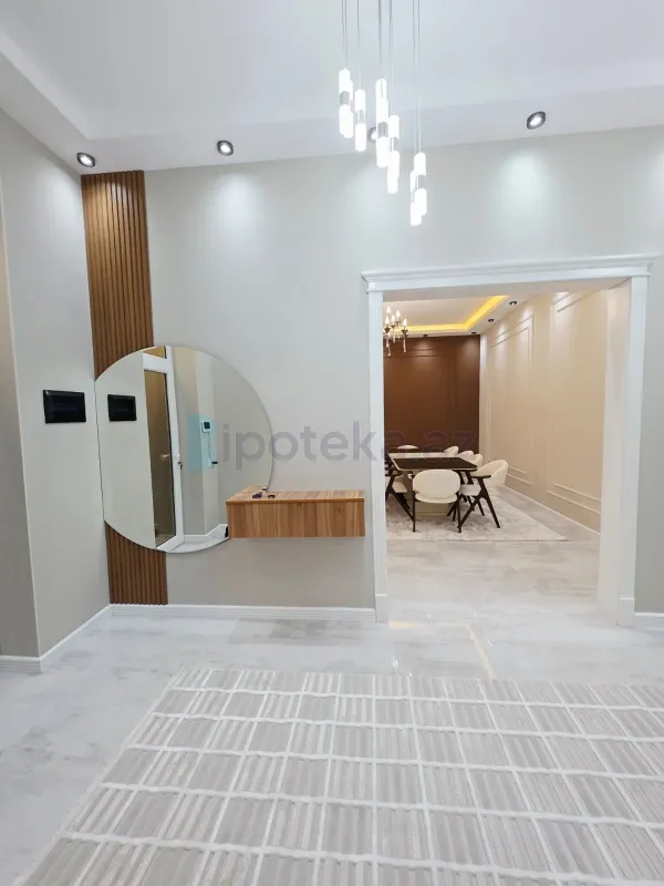 Satılır 5 otaqlı mənzil 260 m²