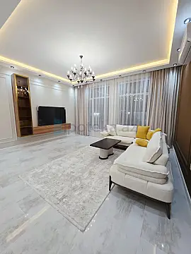 Satılır 5 otaqlı mənzil 260 m²