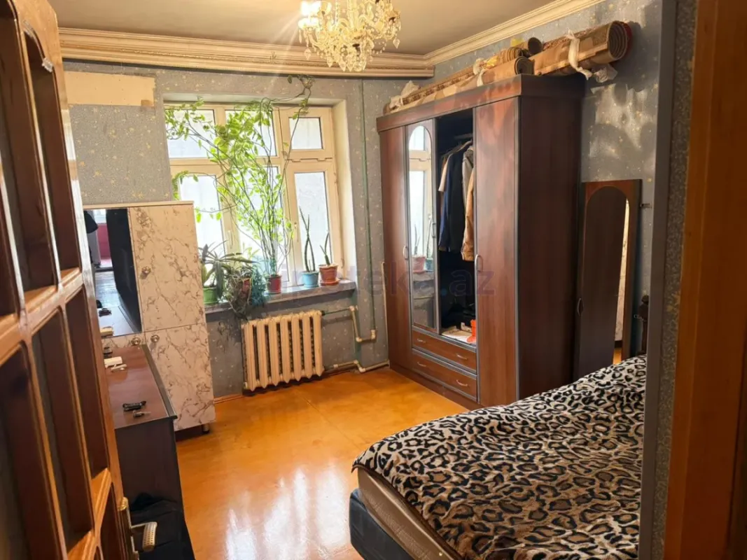 Satılır 2 otaqlı köhnə tikili 50 m²