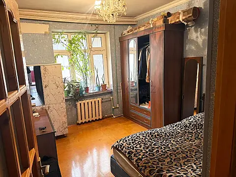 Satılır 2 otaqlı köhnə tikili 50 m²