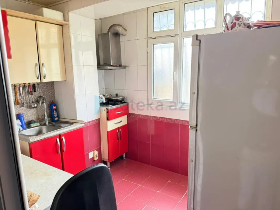 Satılır 2 otaqlı köhnə tikili 50 m²