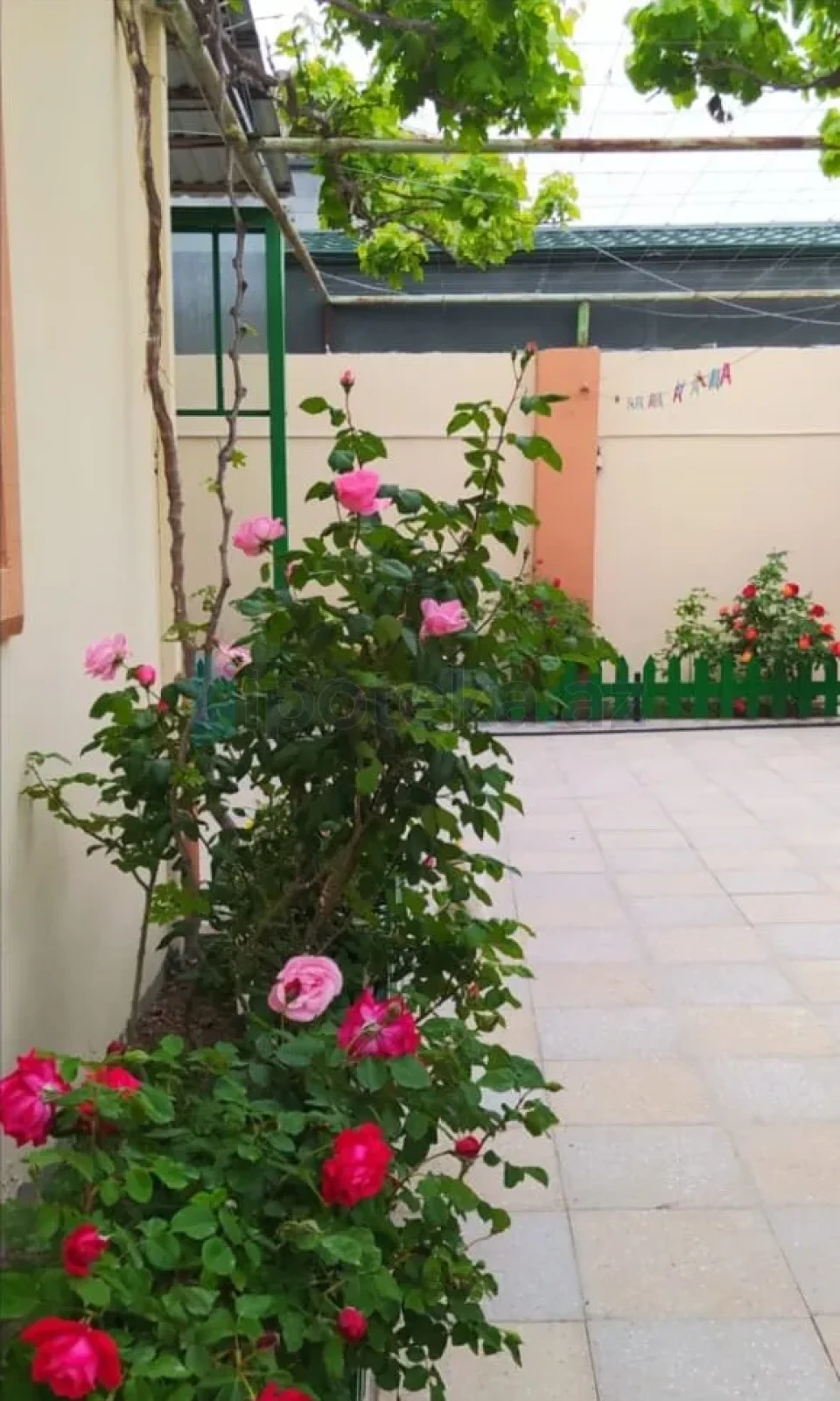 Satılır 4 otaqlı həyət evi 200 m²