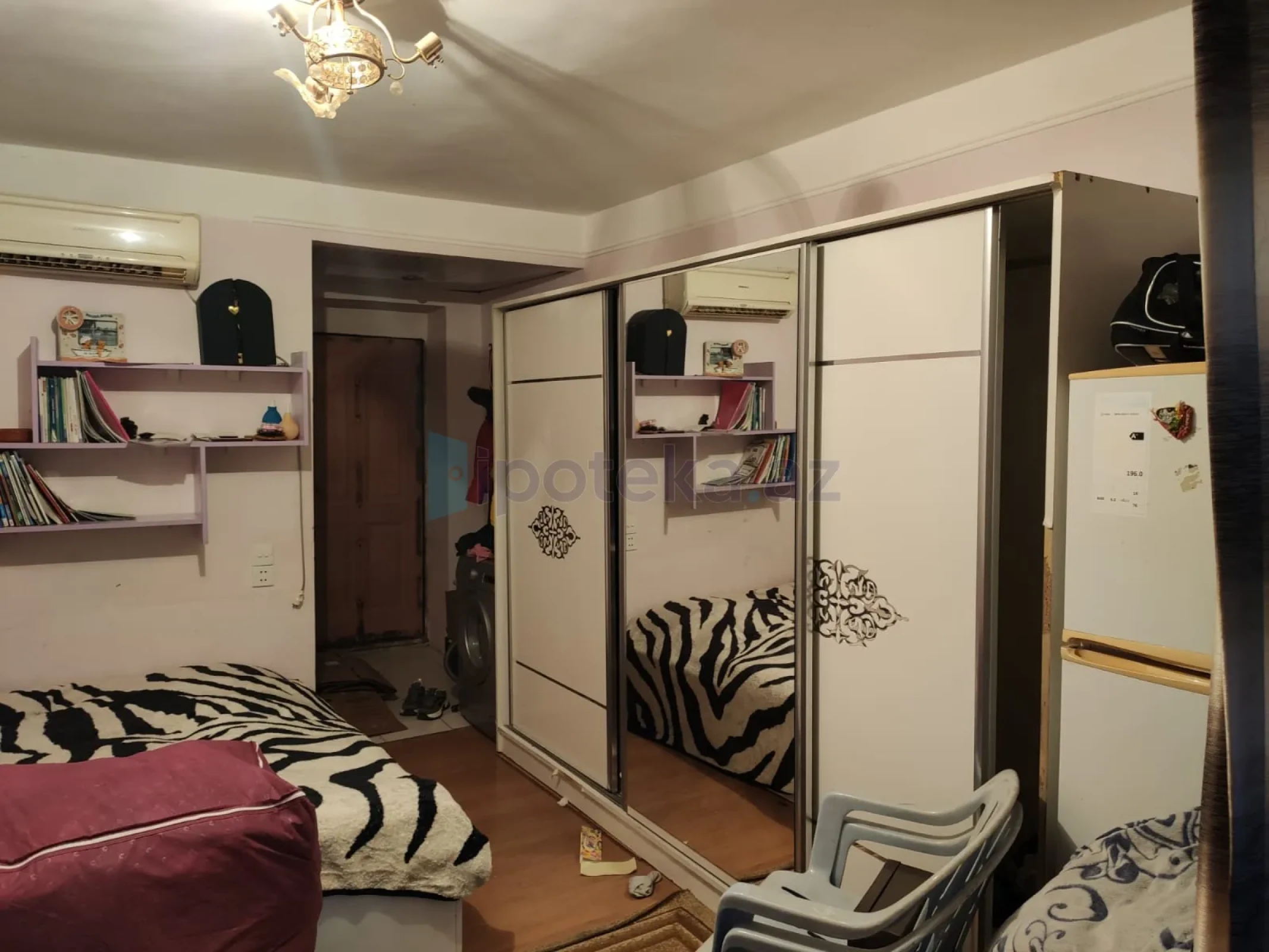 Satılır 1 otaqlı köhnə tikili 28 m²