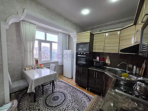 Satılır 3 otaqlı köhnə tikili 80 m²