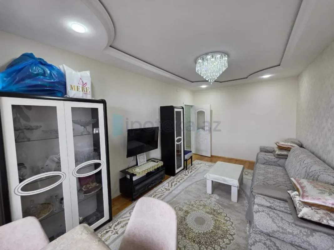 Satılır 3 otaqlı köhnə tikili 80 m²