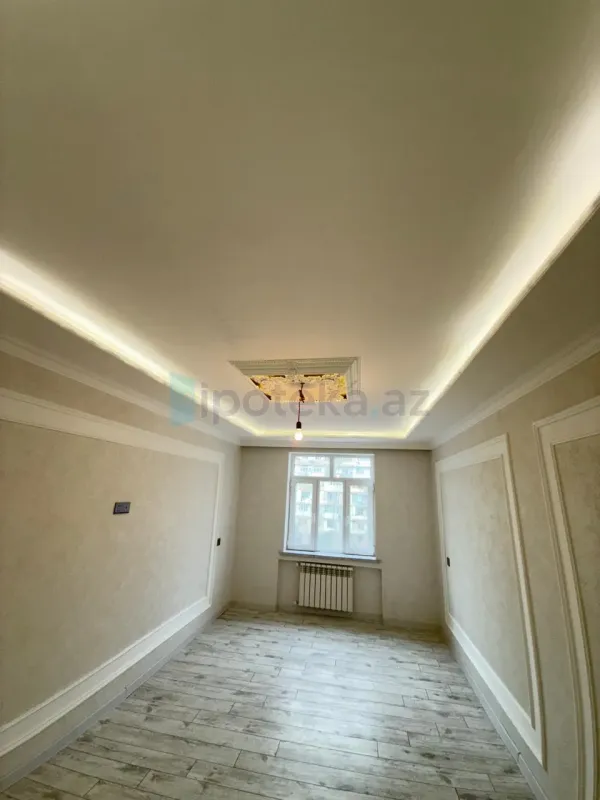 Satılır 2 otaqlı köhnə tikili 68 m²