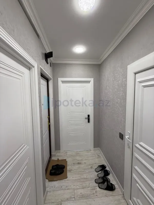 Satılır 2 otaqlı köhnə tikili 68 m²