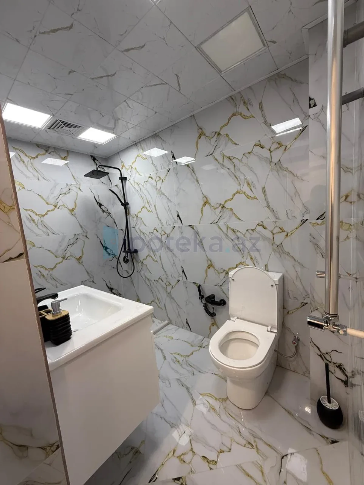Satılır 2 otaqlı köhnə tikili 68 m²