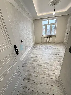 Satılır 2 otaqlı köhnə tikili 68 m²