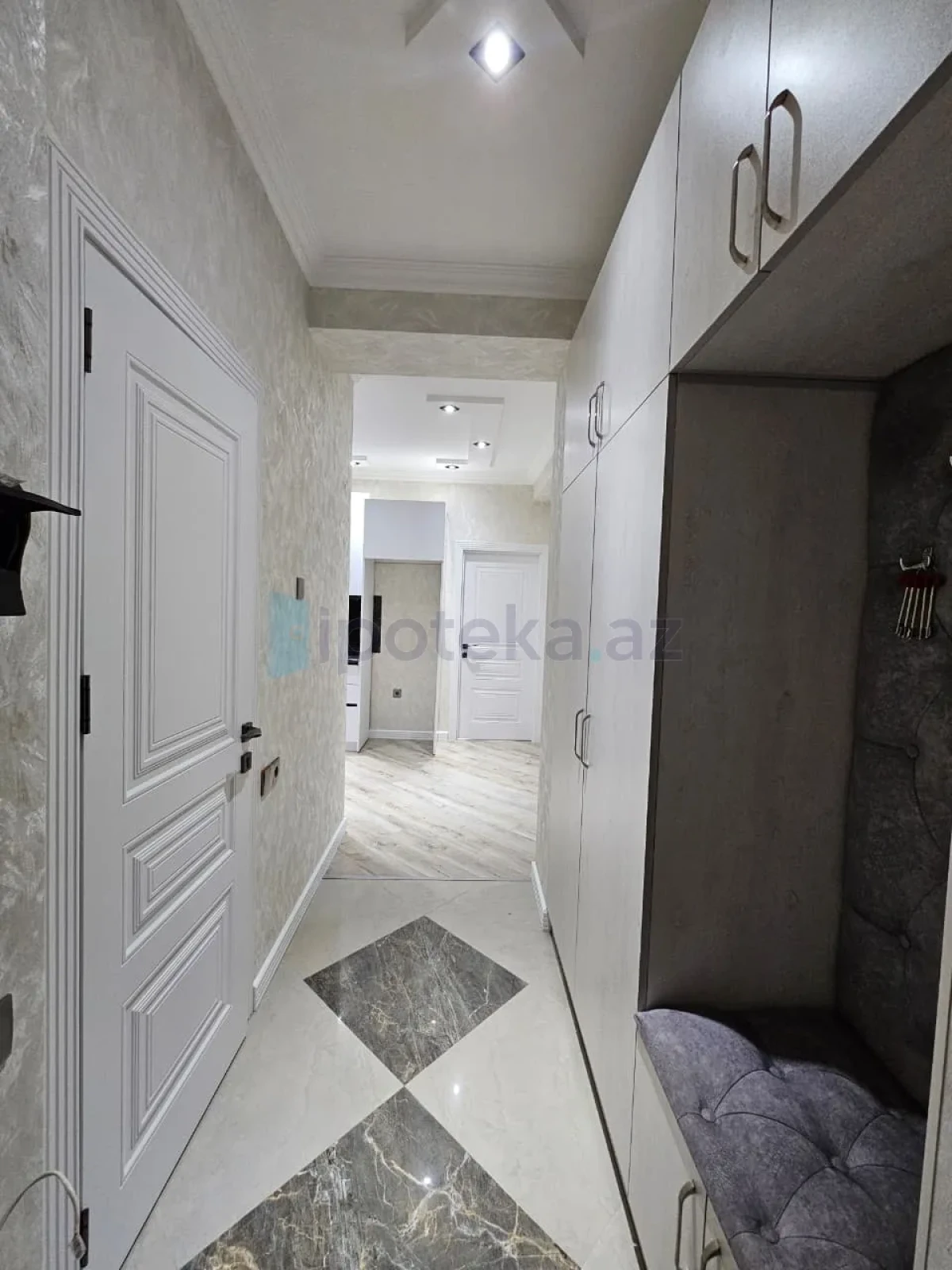 Satılır 3 otaqlı yeni tikili 72 m²