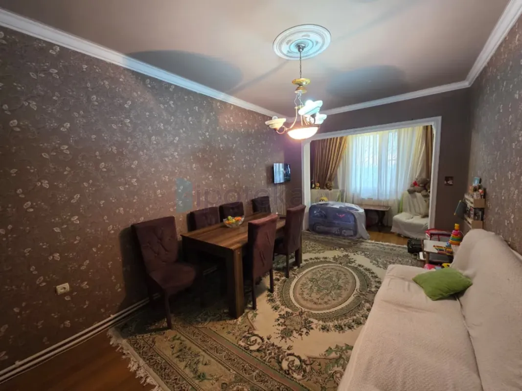 Satılır 3 otaqlı köhnə tikili 80 m²