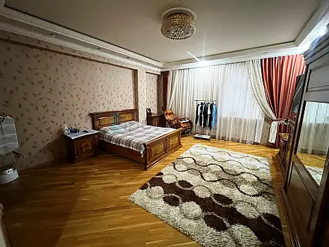 Satılır 4 otaqlı yeni tikili 185 m²