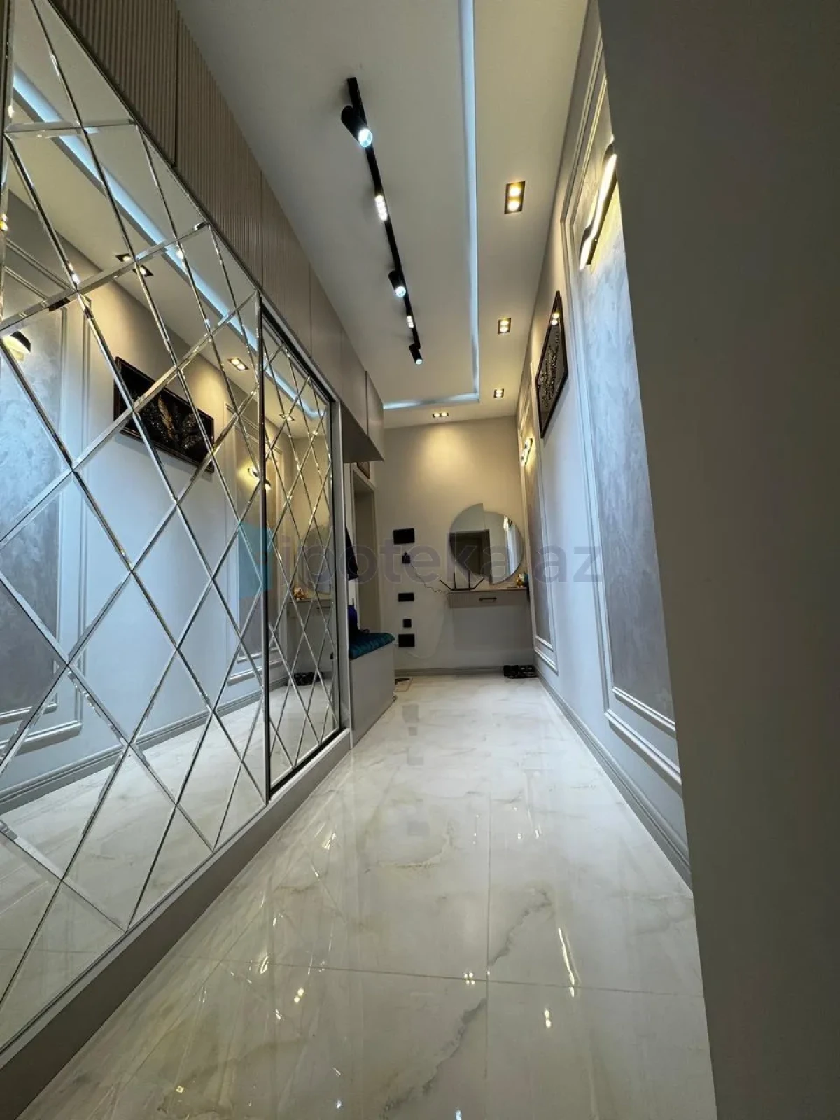 Satılır 3 otaqlı yeni tikili 95 m²