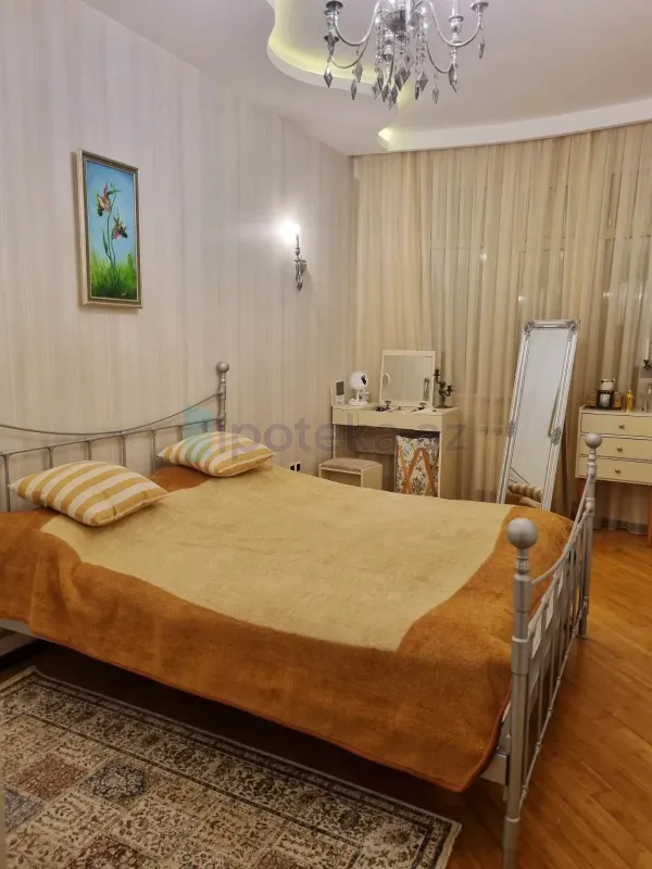 Satılır 3 otaqlı yeni tikili 100 m²