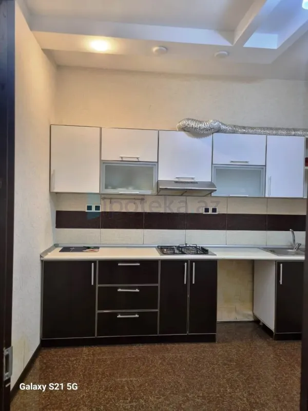 Satılır 3 otaqlı yeni tikili 100 m²