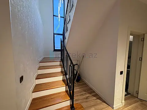 Satılır 5 otaqlı mənzil 200 m²