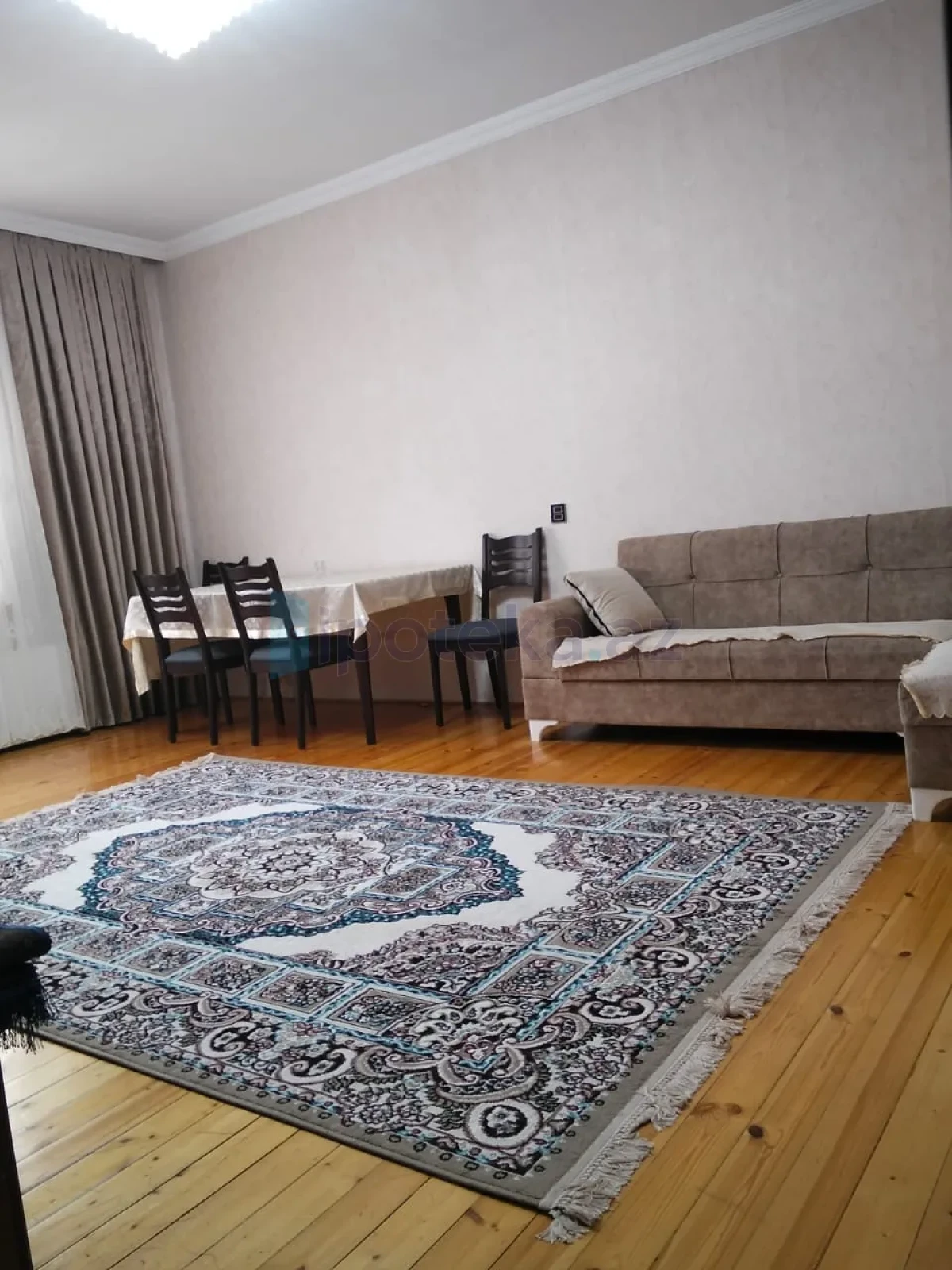 Satılır 5 otaqlı həyət evi 140 m²