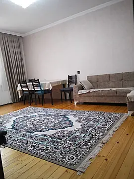 Satılır 5 otaqlı həyət evi 140 m²