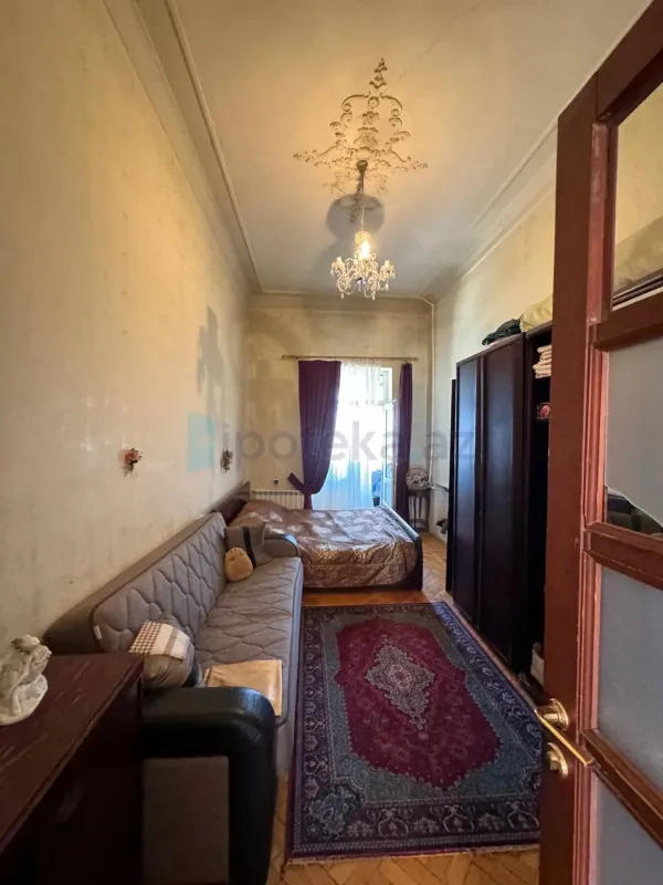 Satılır 3 otaqlı köhnə tikili 75 m²