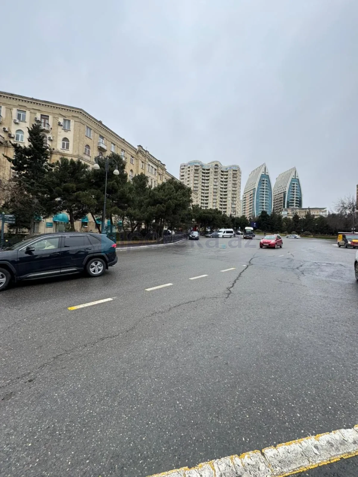 Satılır 3 otaqlı köhnə tikili 75 m²