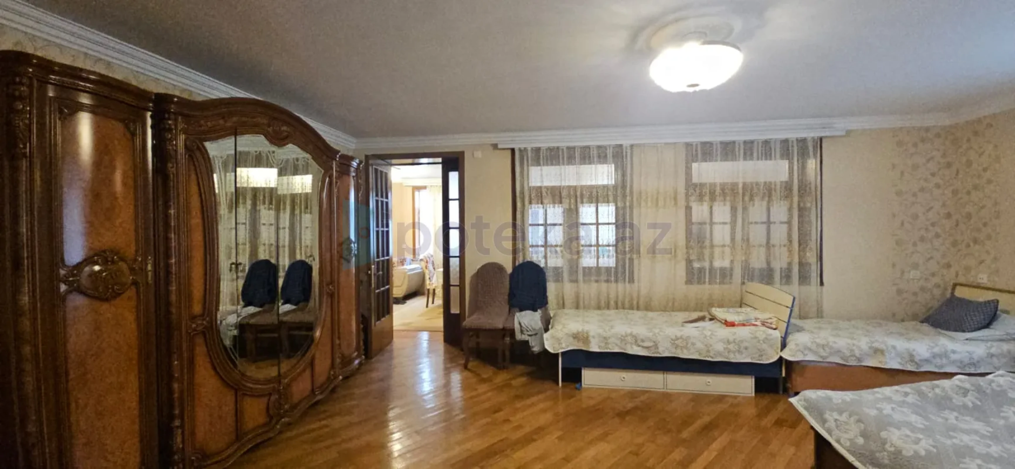 Satılır 6 otaqlı həyət evi 300 m²
