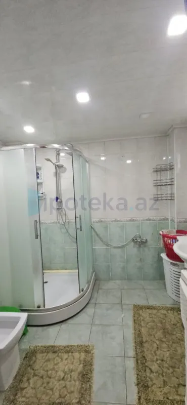 Satılır 6 otaqlı həyət evi 300 m²