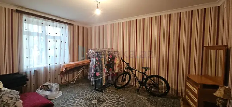 Satılır 6 otaqlı həyət evi 300 m²