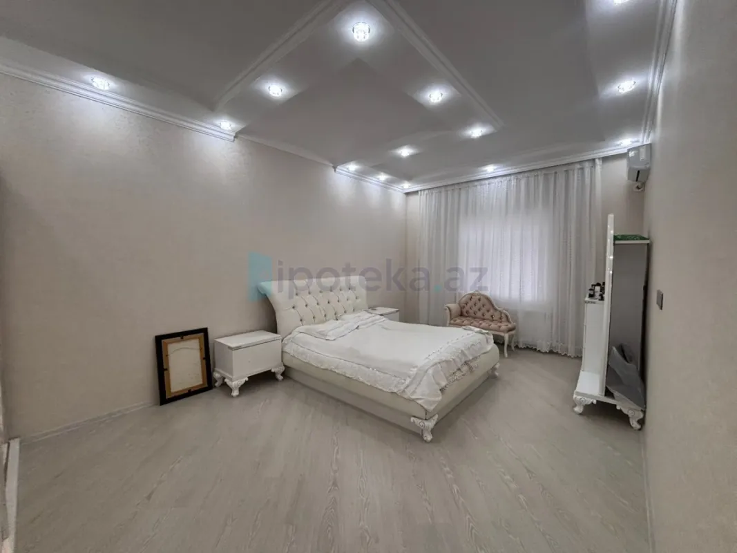 Satılır 5 otaqlı mənzil 350 m²